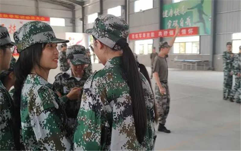 吉安市理工技工學(xué)校2021級新生國防素養(yǎng)教育訓(xùn)練活動(dòng)