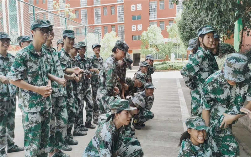 吉安市理工技工學(xué)校2021級新生國防素養(yǎng)教育訓(xùn)練活動(dòng)
